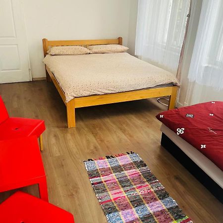 East Point Hostel Budapest Esterno foto