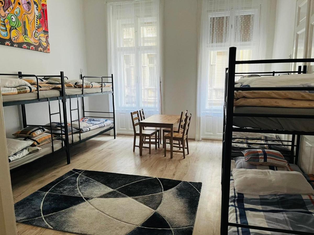 East Point Hostel Budapest Esterno foto