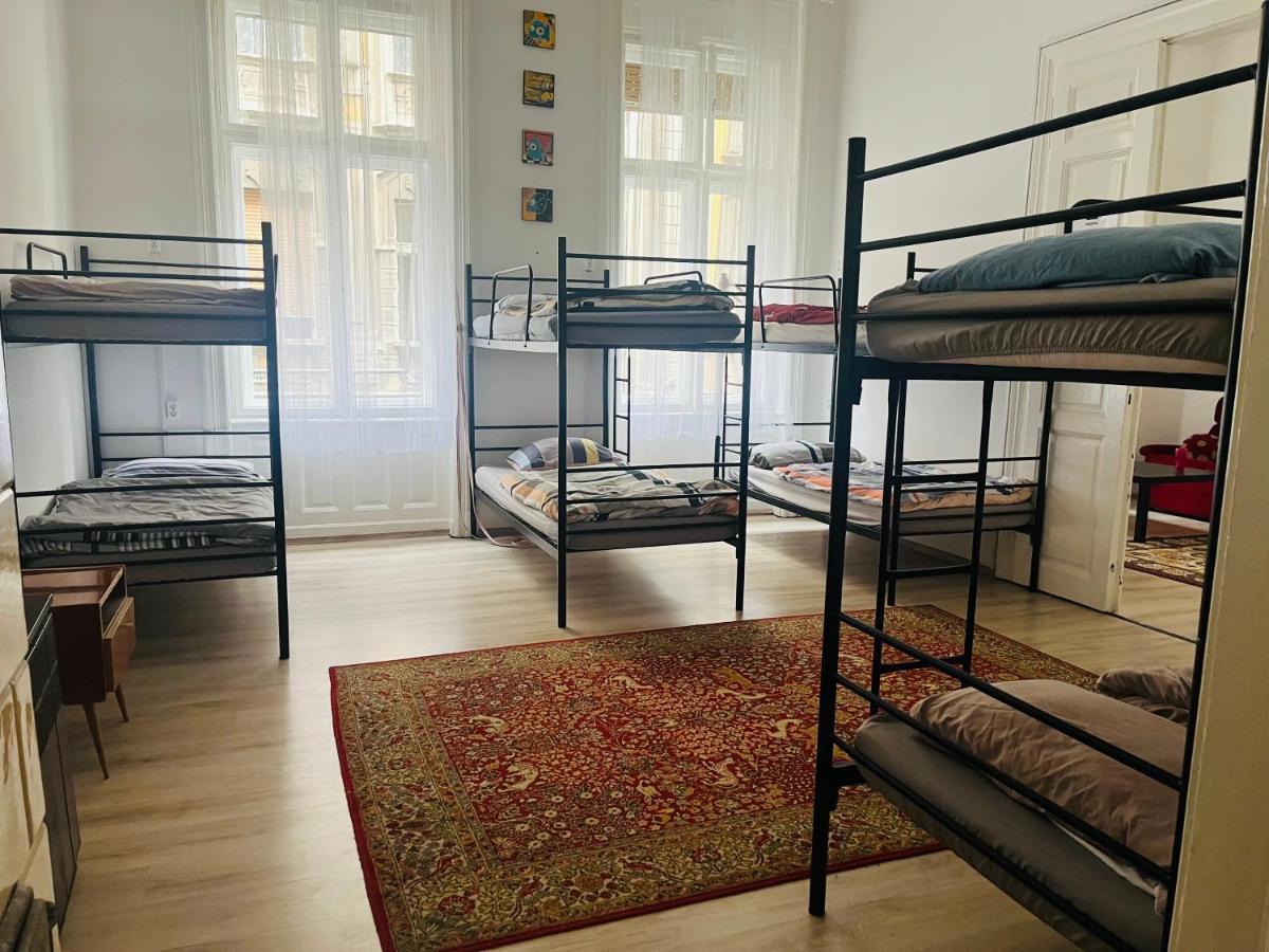 East Point Hostel Budapest Esterno foto