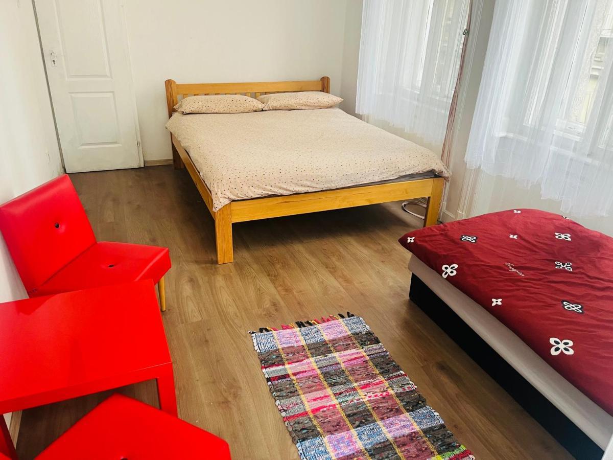 East Point Hostel Budapest Esterno foto